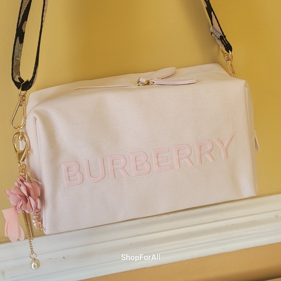 Burberry Pouch converted into to shoulder bag or cross body - Picture 5 of 16